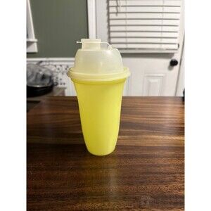 Vintage Tupperware Yellow Quick Shake Blender Gravy Shaker Salad Dressing 844-12